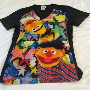 SESAME STREET 50 Years and Counting Bert and Ernie Character Print Scrub Top‎ XS